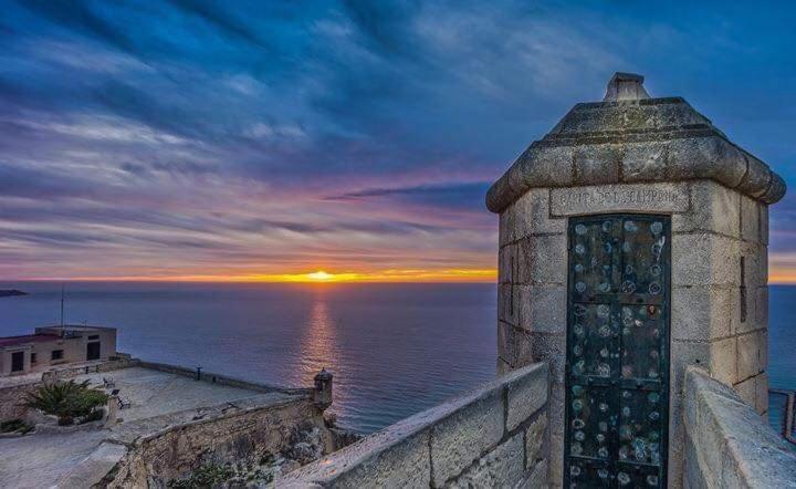 Charming Apartment In Alicante Near The Sea & City Center エクステリア 写真